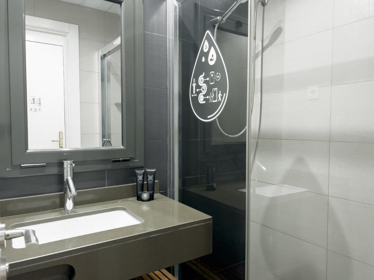 Enjoybcn Gaudi Apartments บาร์เซโลนา ภายนอก รูปภาพ