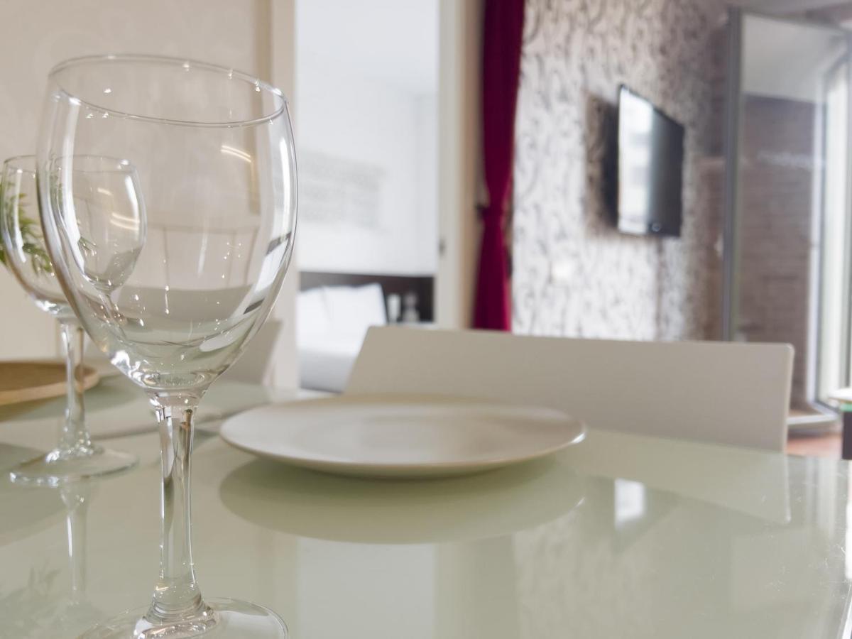 Enjoybcn Gaudi Apartments บาร์เซโลนา ภายนอก รูปภาพ