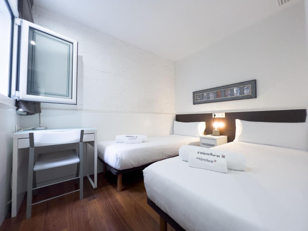 Enjoybcn Gaudi Apartments บาร์เซโลนา ภายนอก รูปภาพ